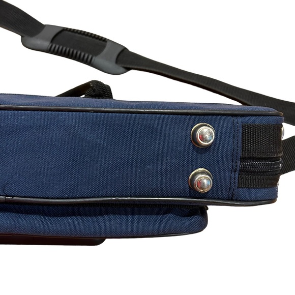 Protec Navy Blue Flute Case‎ - Picture 7 of 10